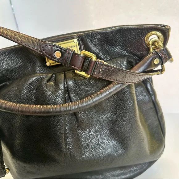 Marc Jacobs Classic Q Hillier Hobo Pebbled Leather Bag Black Brown Gold Hardwear - Picture 9 of 16